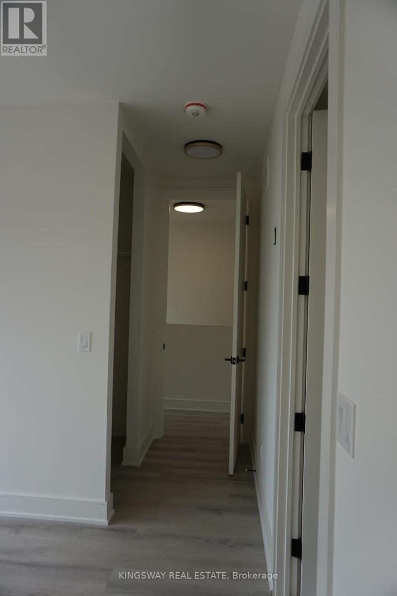 122 Everett Common, St. Catharines, ON - Indoor Photo Showing Other Room