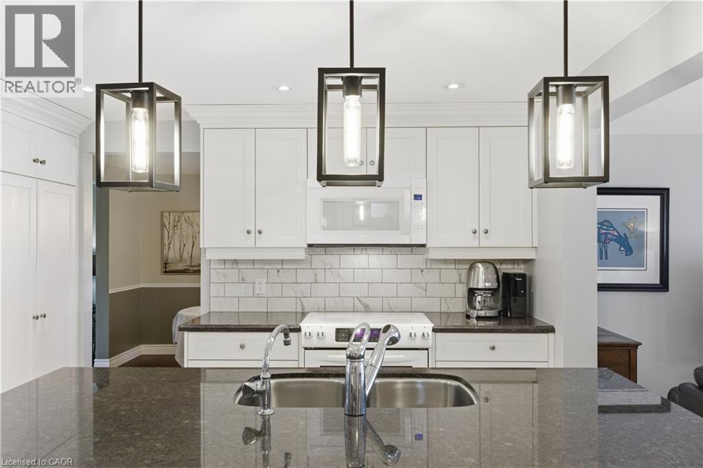 125 Covington Crescent, Kitchener, ON - Indoor Photo Showing Kitchen With Double Sink