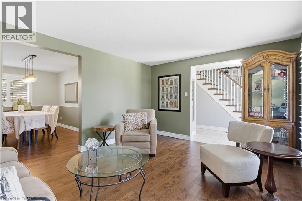 125 Covington Crescent, Kitchener, ON - Indoor Photo Showing Living Room