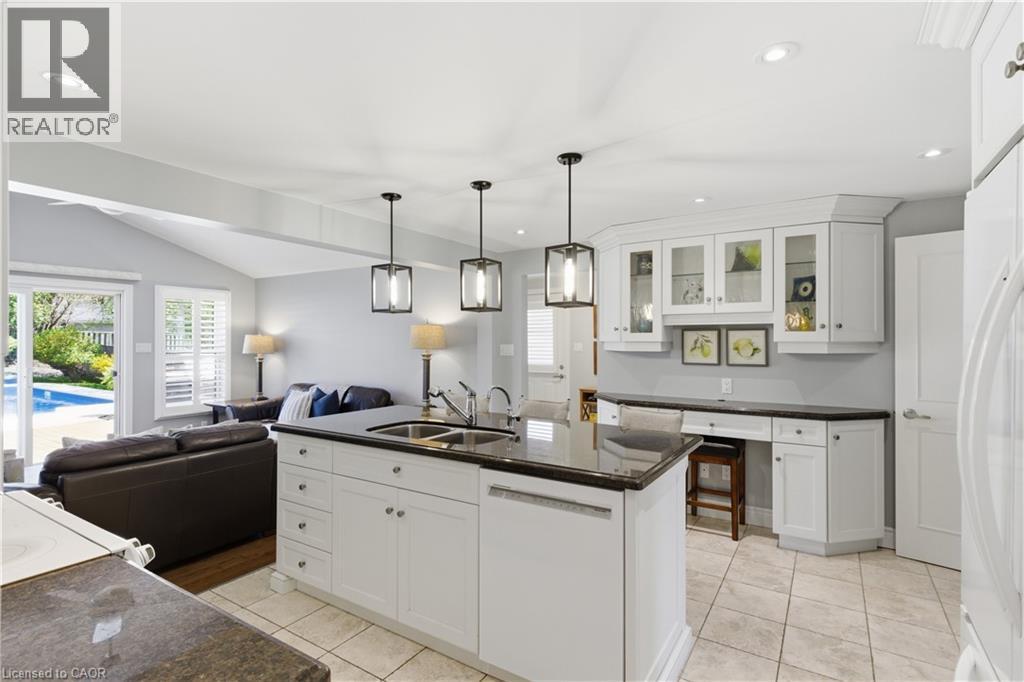 125 Covington Crescent, Kitchener, ON - Indoor Photo Showing Kitchen With Double Sink