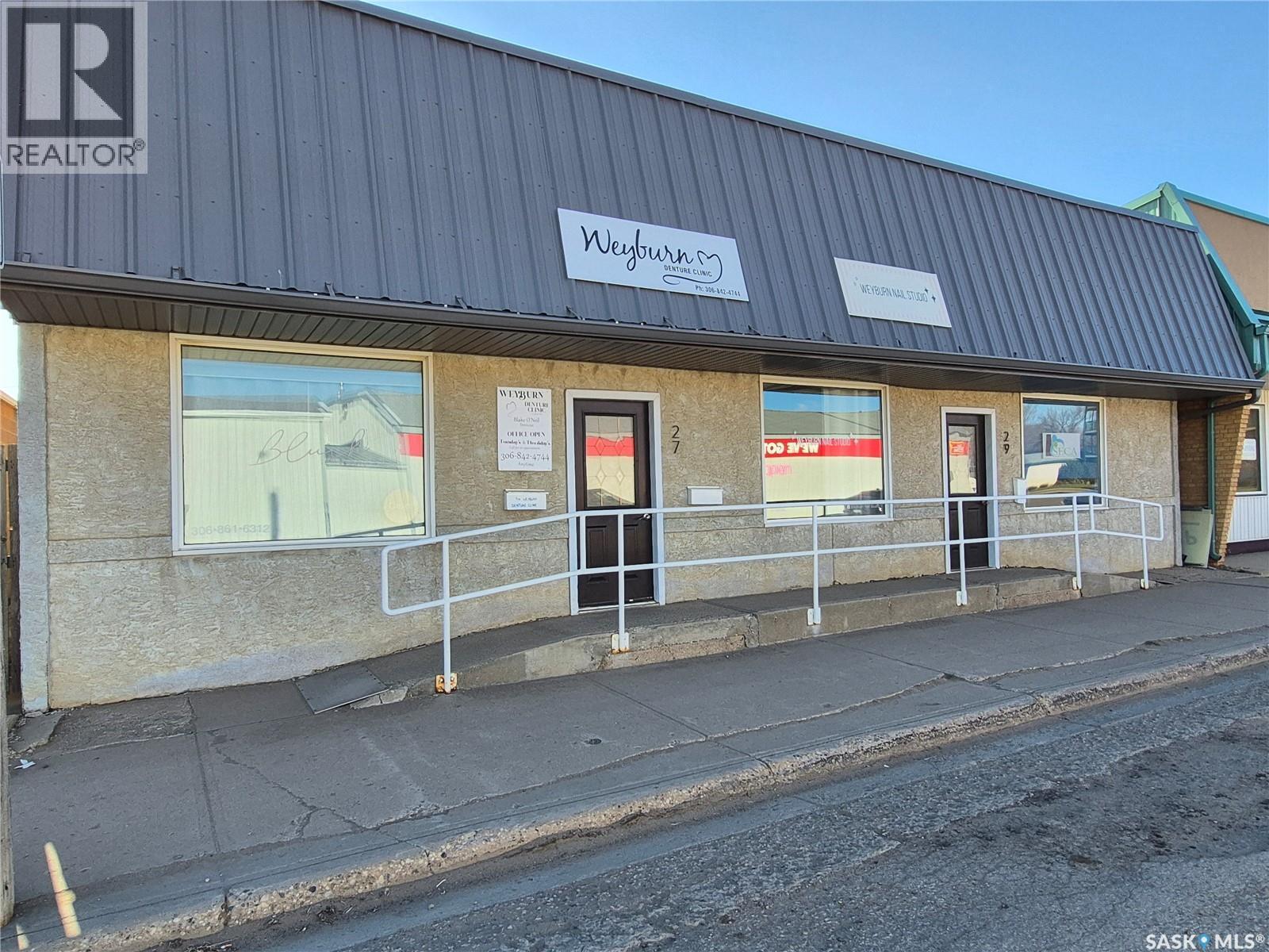 27-29 5Th Street, Weyburn, SK