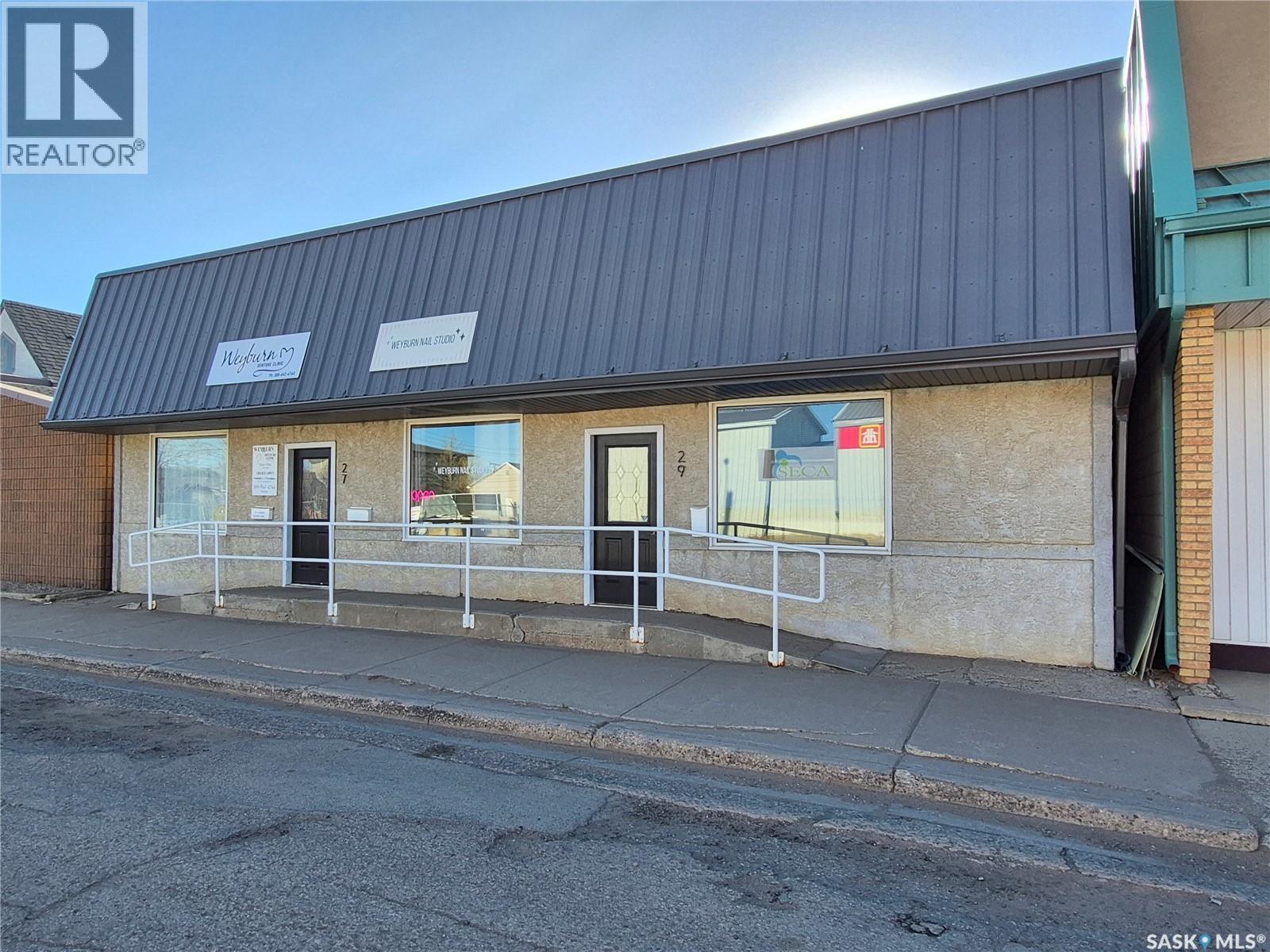 27-29 5Th Street, Weyburn, SK