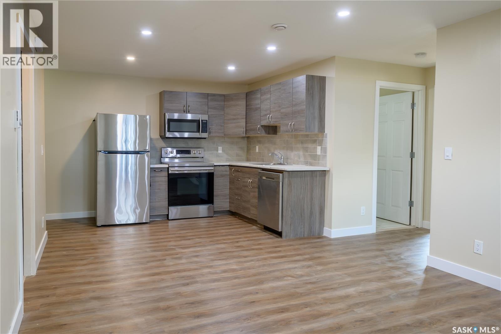 5549 Waterer Road, Regina, SK - Indoor Photo Showing Kitchen