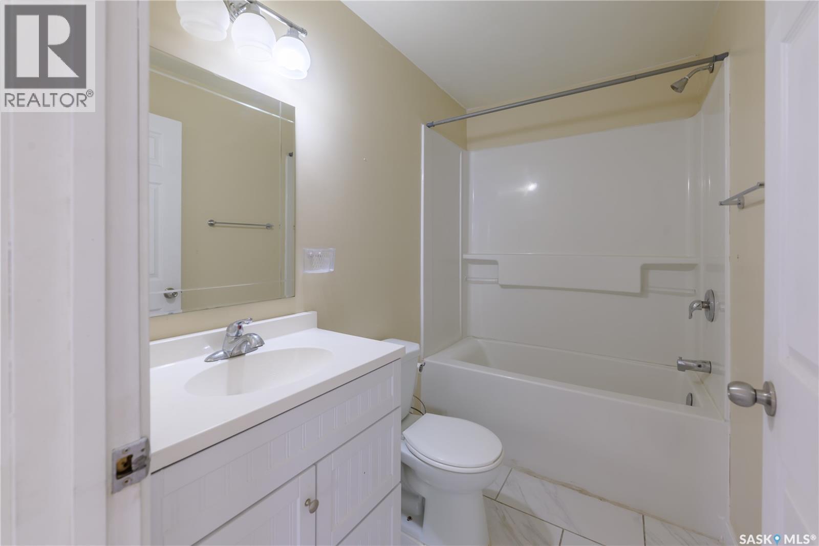 5549 Waterer Road, Regina, SK - Indoor Photo Showing Bathroom