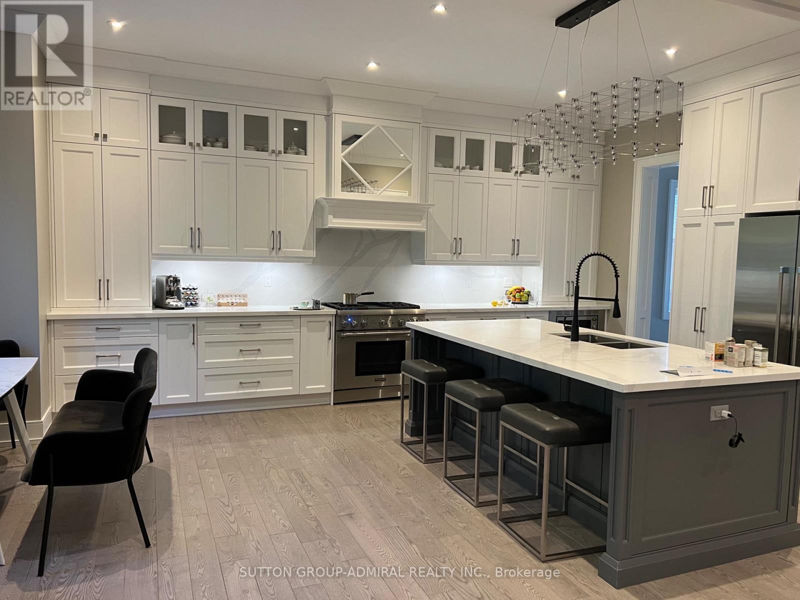 1060 Kipling Avenue, Toronto, ON - Indoor Photo Showing Kitchen With Upgraded Kitchen