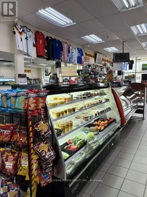 210 Mohawk Road E, Hamilton, ON