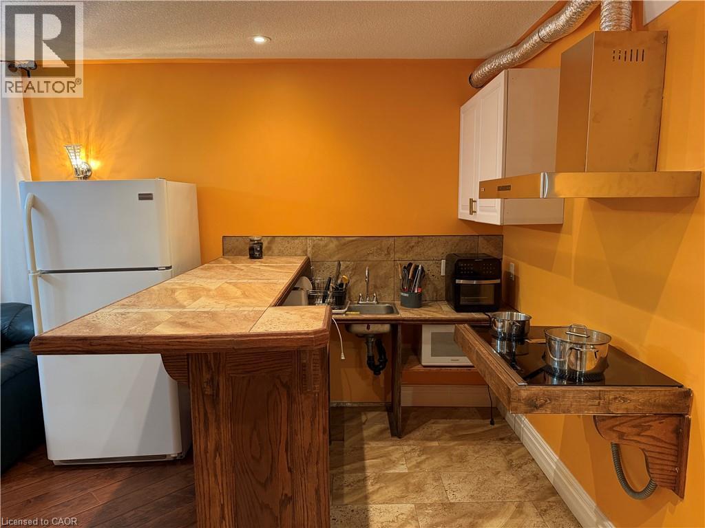 2 Pineridge Drive, Hamilton, ON - Indoor Photo Showing Other Room