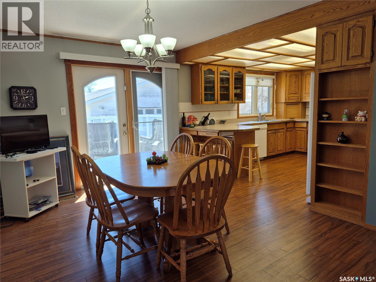 246 Battleford Trail, Swift Current, SK - Indoor Photo Showing Dining Room