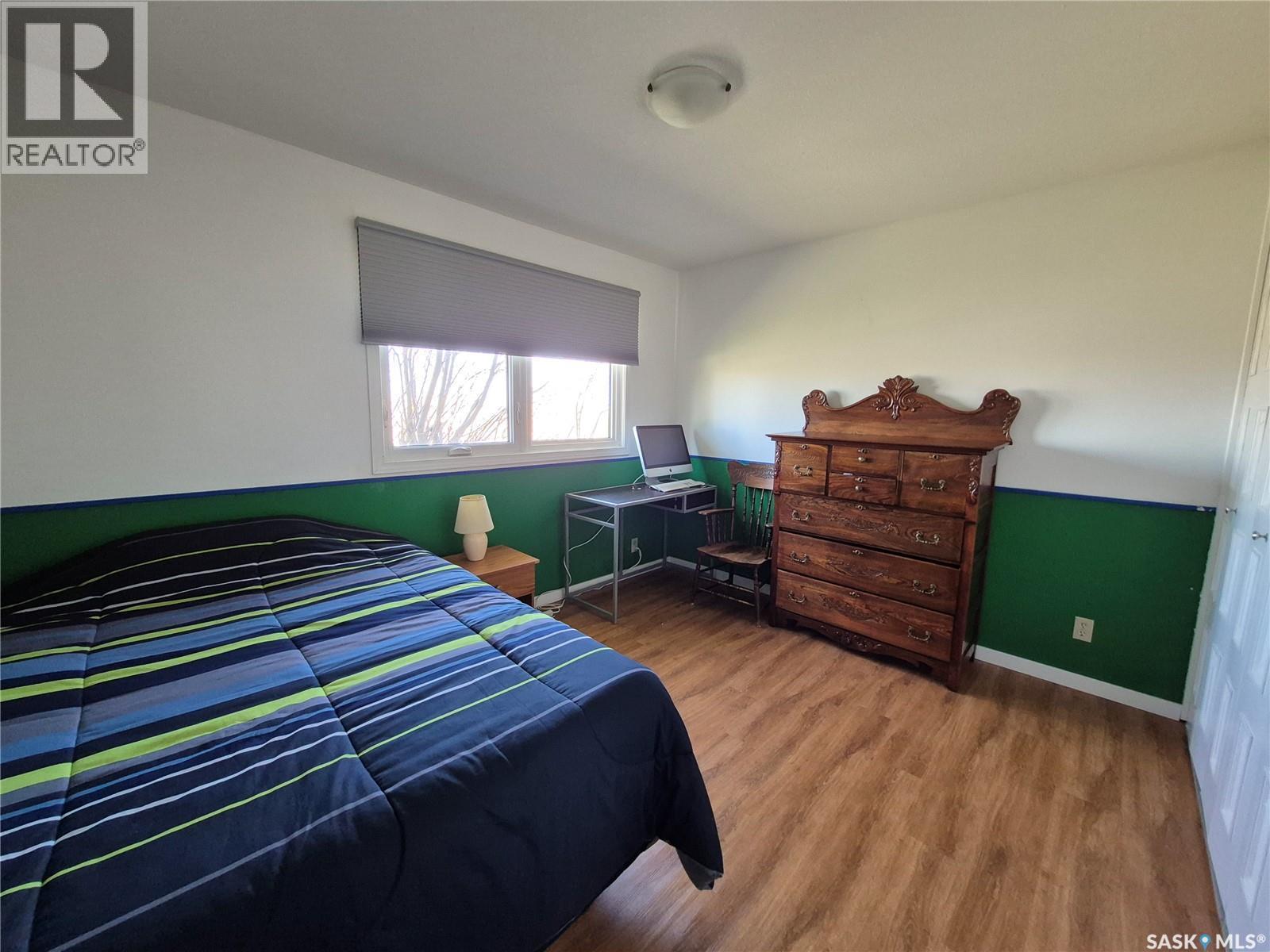 246 Battleford Trail, Swift Current, SK - Indoor Photo Showing Bedroom