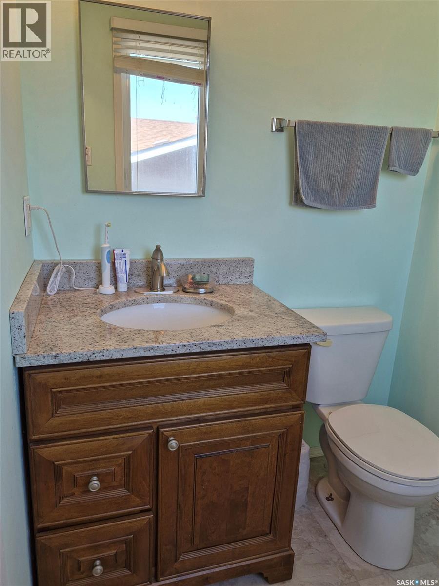 246 Battleford Trail, Swift Current, SK - Indoor Photo Showing Bathroom