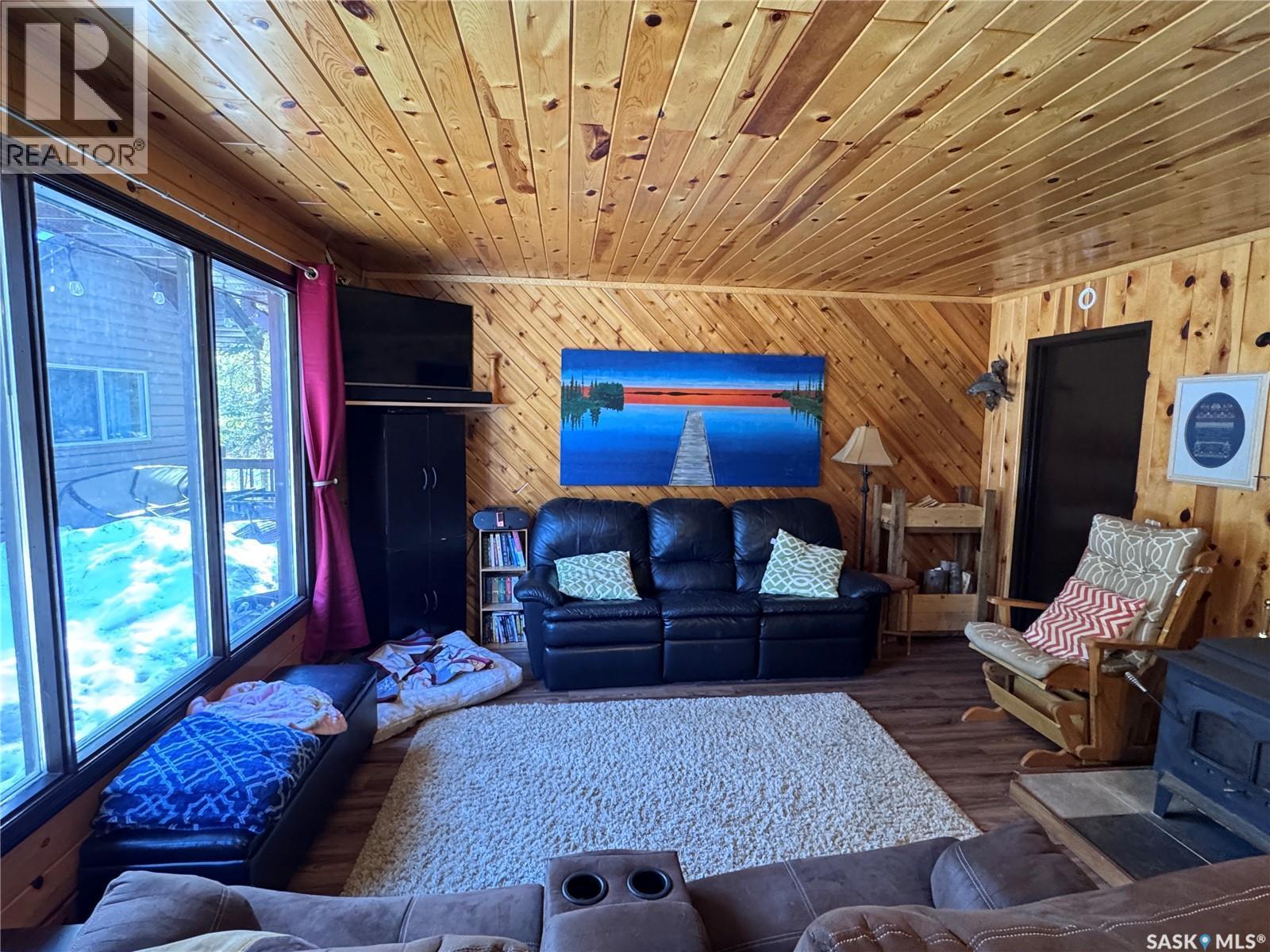 2 Ermine Place, Weyakwin, SK - Indoor Photo Showing Living Room