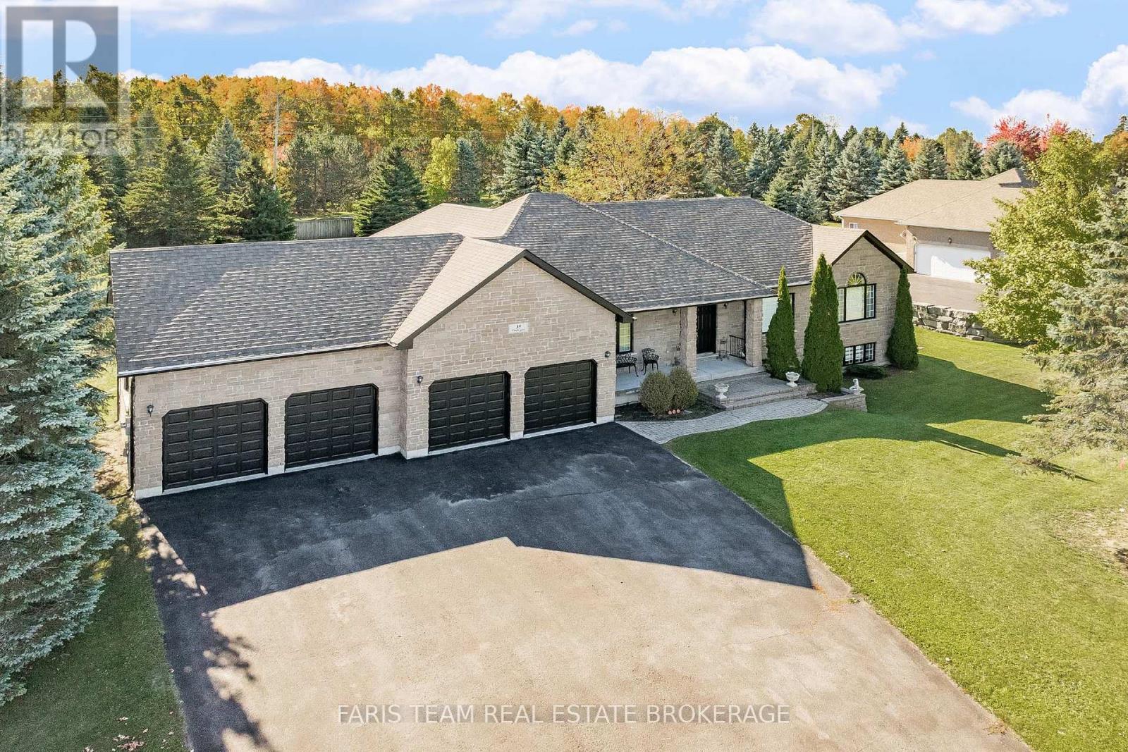 39 Vanderpost Crescent, Essa, ON - Outdoor