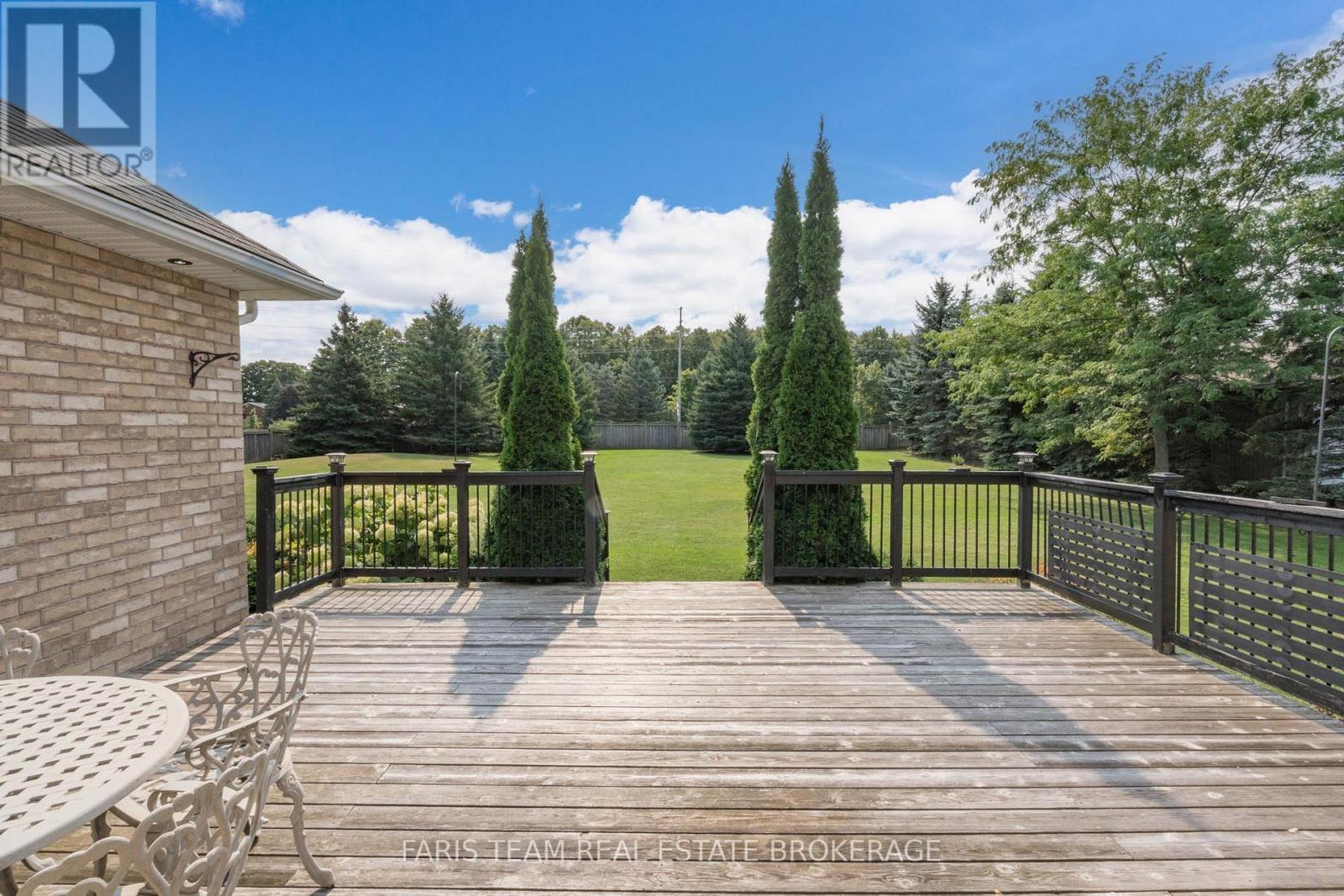 39 Vanderpost Crescent, Essa, ON - Outdoor With Deck Patio Veranda
