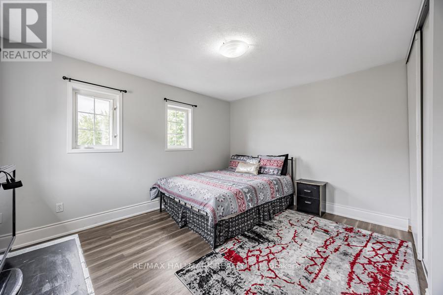 1109 Keswick Court, Oshawa, ON - Indoor Photo Showing Bedroom