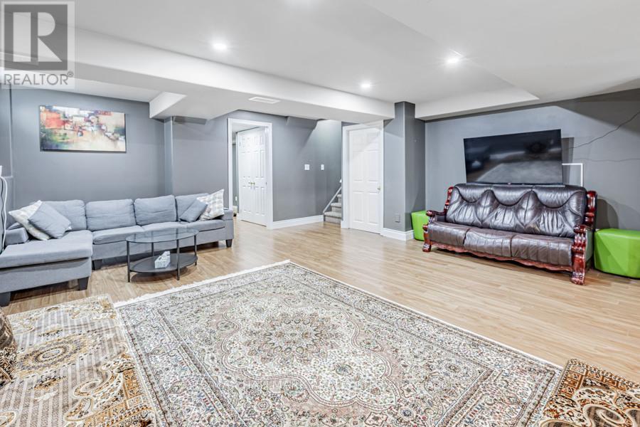 1109 Keswick Court, Oshawa, ON - Indoor
