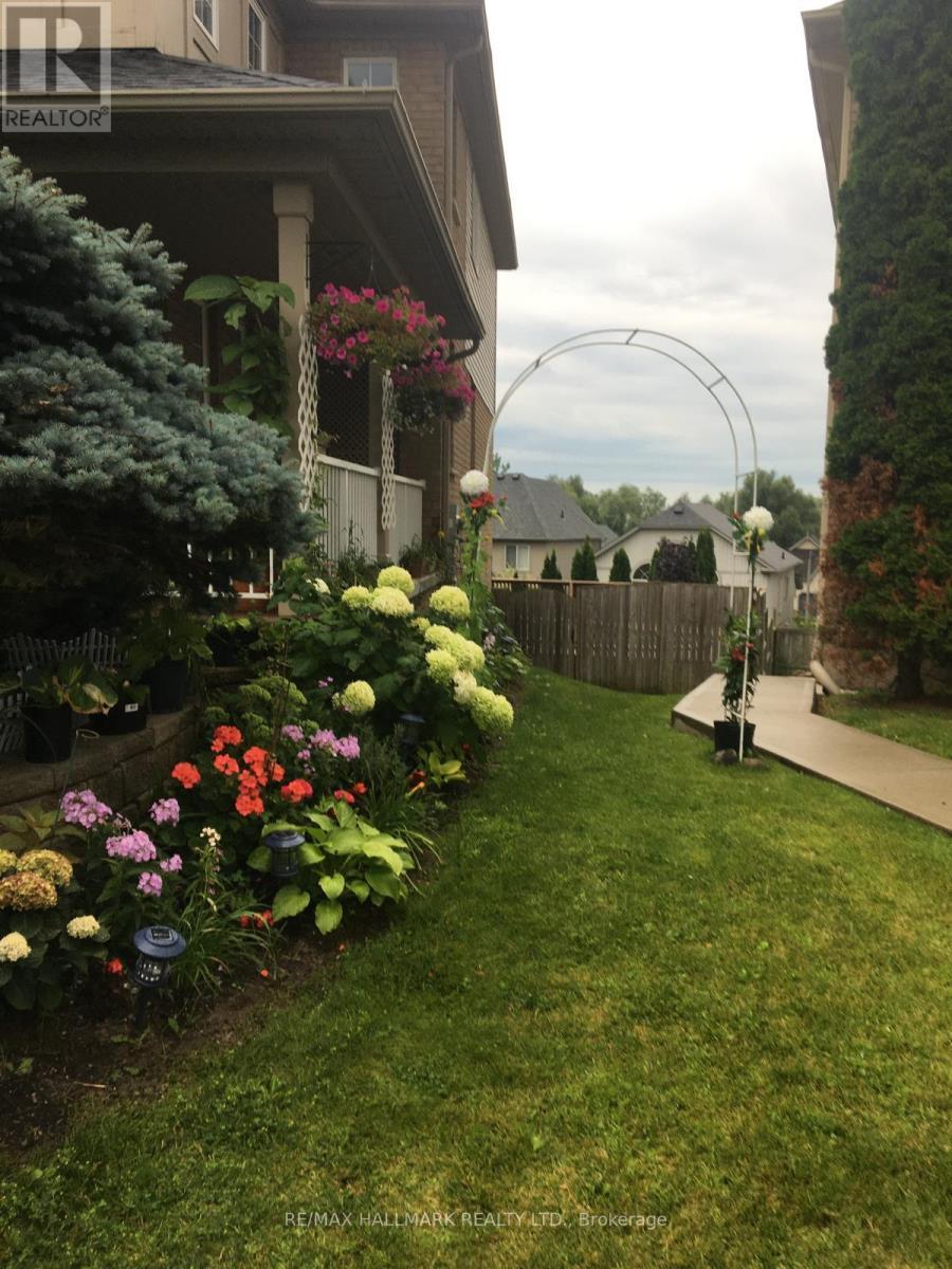 1109 Keswick Court, Oshawa, ON - Outdoor With Deck Patio Veranda