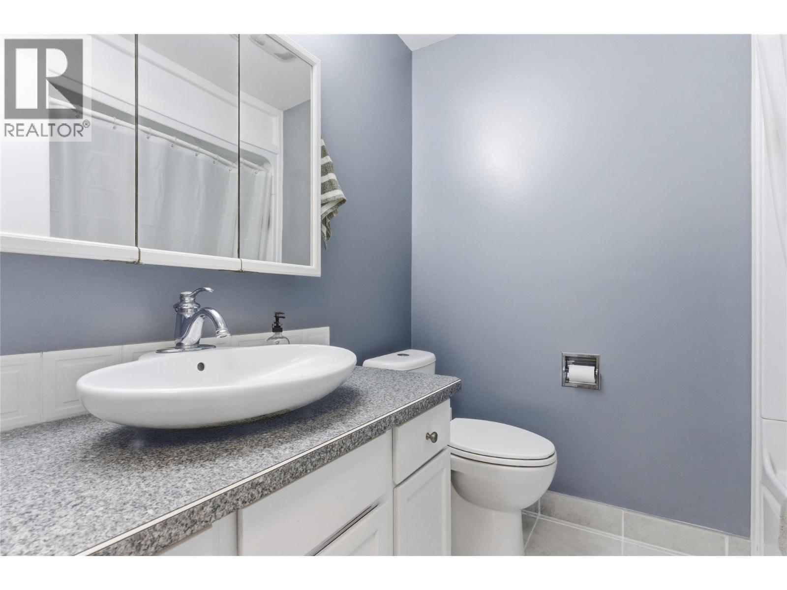 Main Bath - 1153 Maclean Drive, Cache Creek, BC - Indoor Photo Showing Bathroom