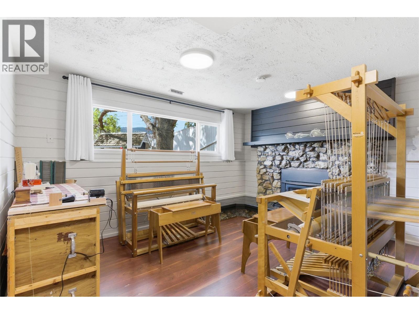 1153 Maclean Drive, Cache Creek, BC - Indoor With Fireplace