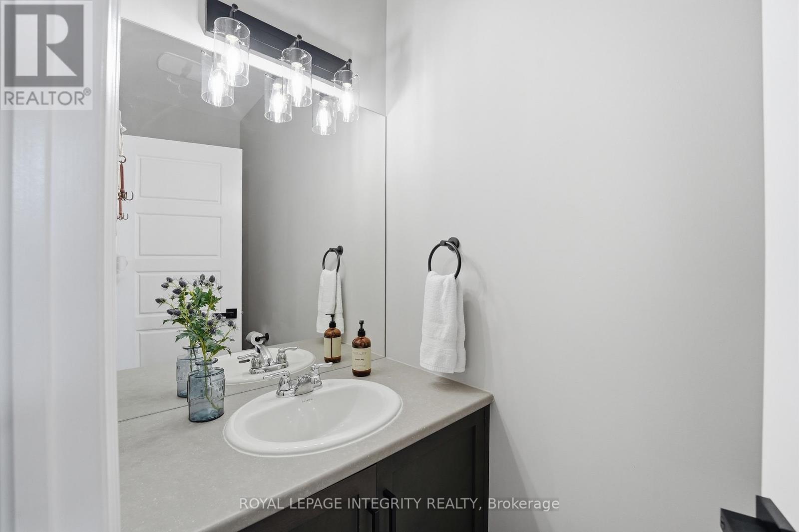 48 Code Crescent, Carleton Place, ON - Indoor Photo Showing Bathroom