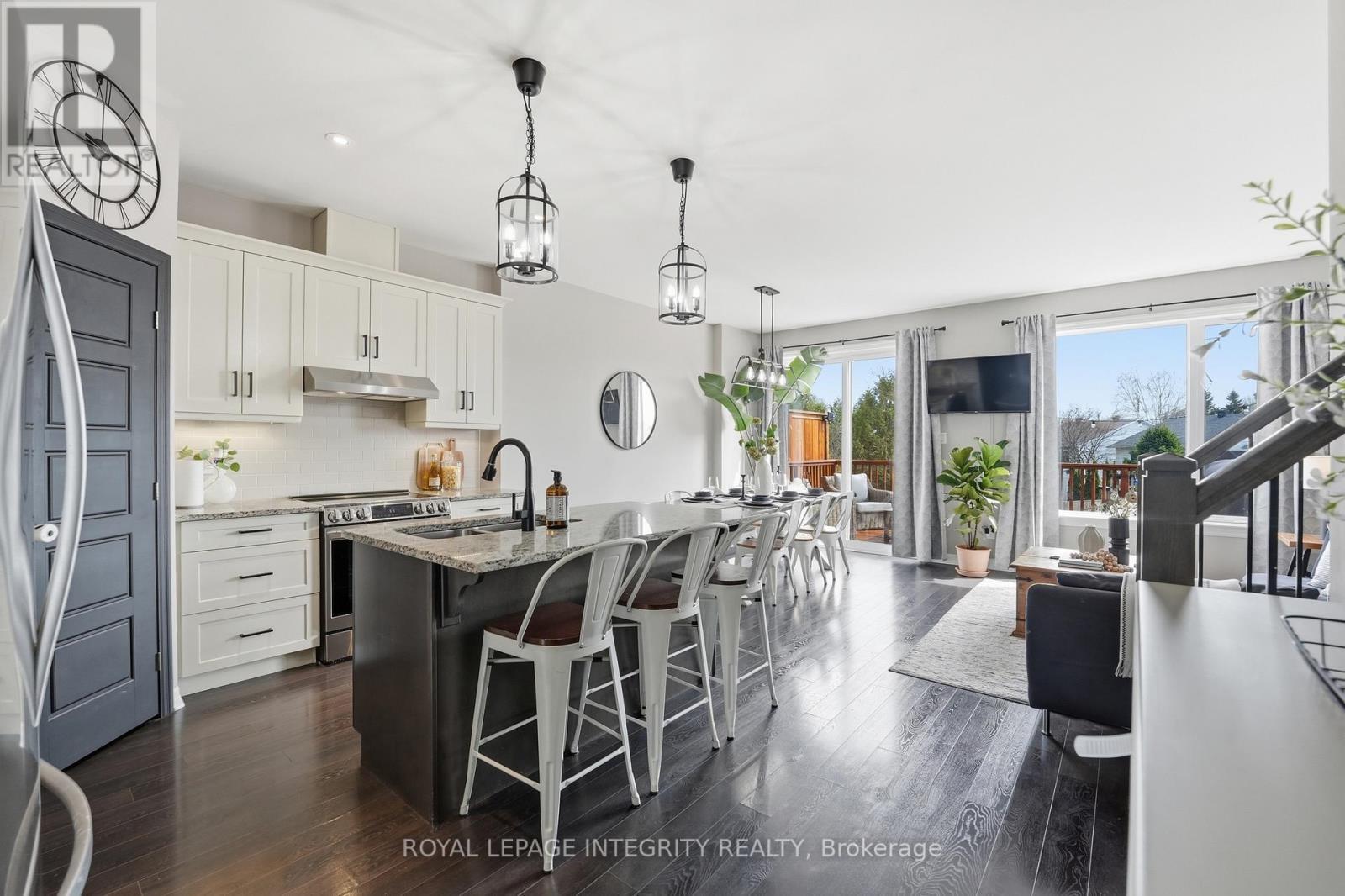 48 Code Crescent, Carleton Place, ON - Indoor Photo Showing Kitchen With Upgraded Kitchen