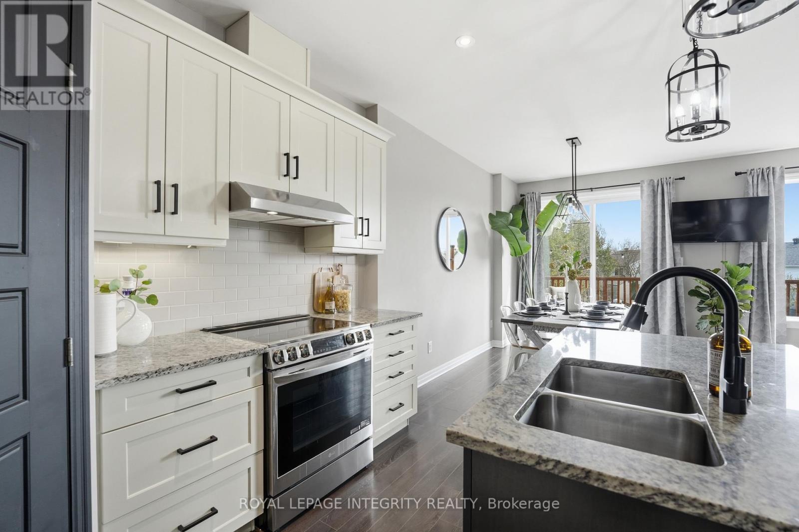 48 Code Crescent, Carleton Place, ON - Indoor Photo Showing Kitchen With Double Sink With Upgraded Kitchen