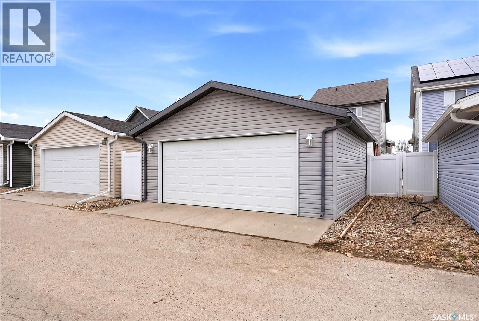 3636 Green Moss Lane, Regina, SK - Outdoor
