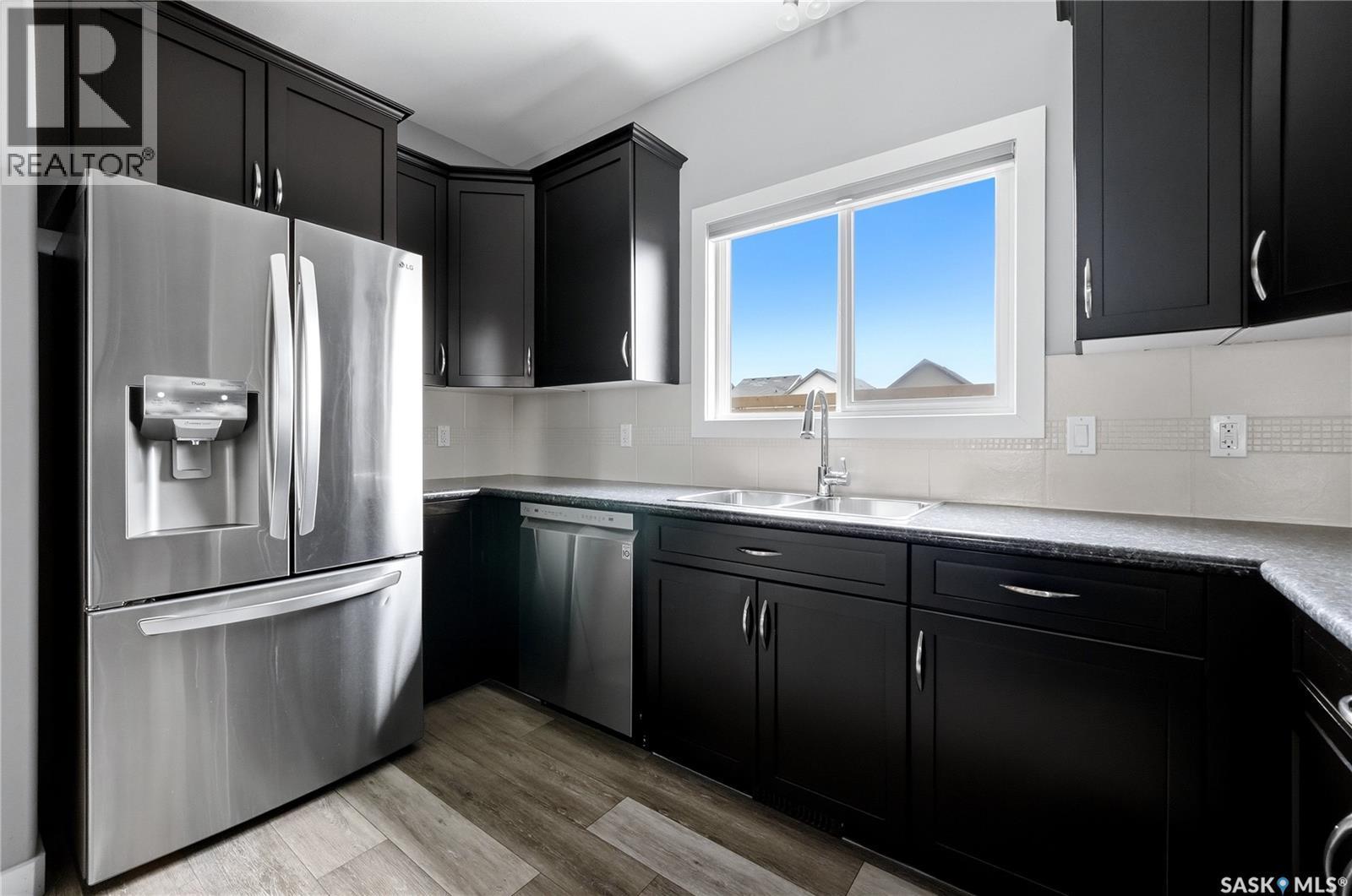 3636 Green Moss Lane, Regina, SK - Indoor Photo Showing Kitchen With Stainless Steel Kitchen