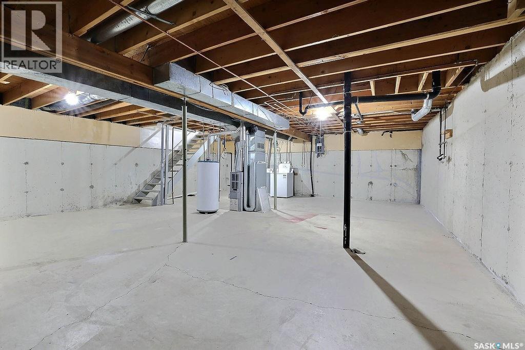 31 Mackenzie Way, Regina, SK - Indoor Photo Showing Basement