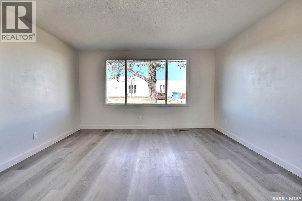 31 Mackenzie Way, Regina, SK - Indoor Photo Showing Other Room