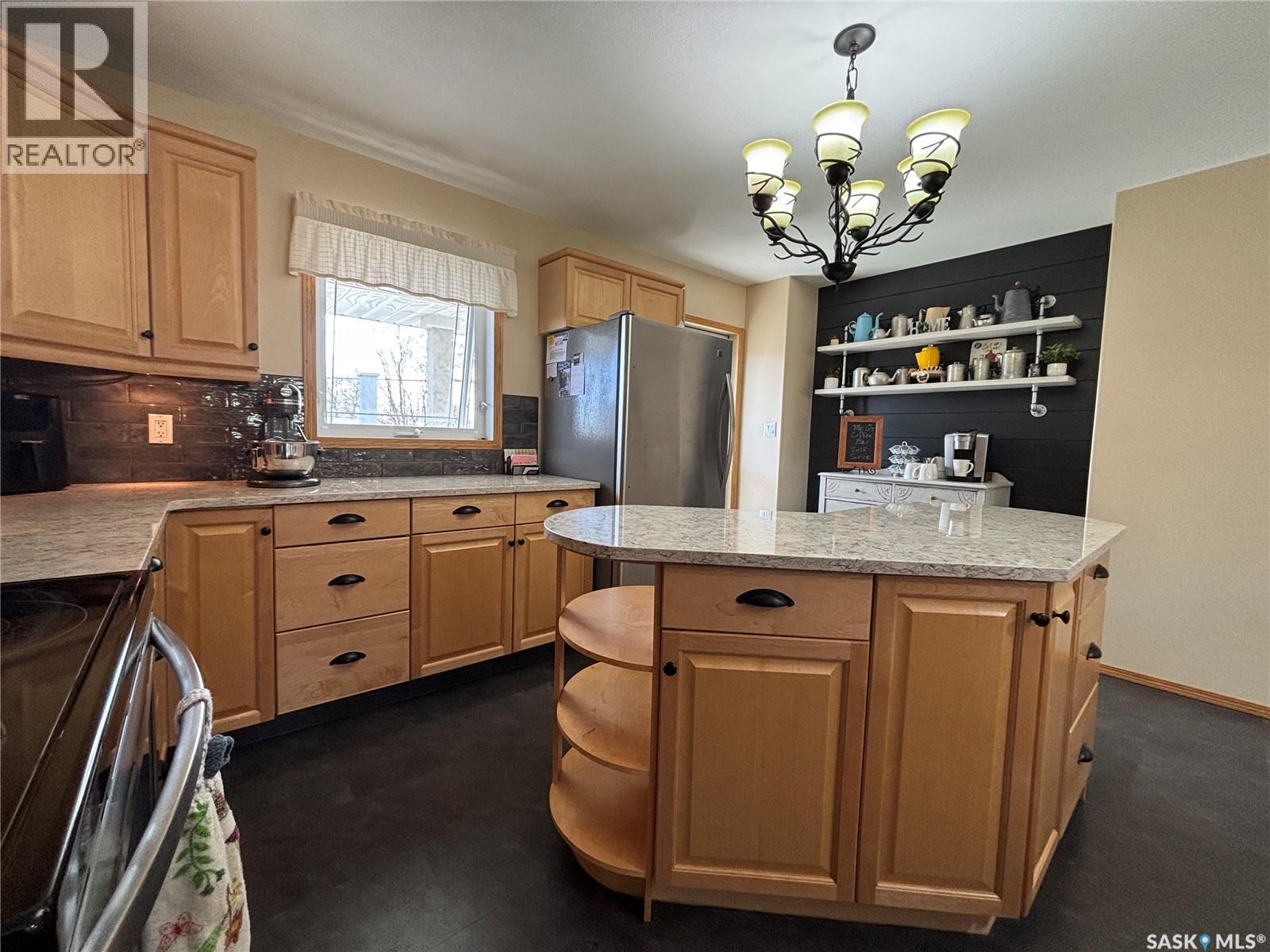 404 Herbert Street, Maple Creek, SK - Indoor Photo Showing Kitchen