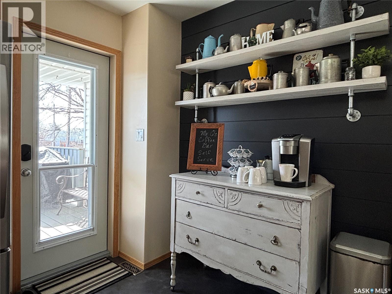 404 Herbert Street, Maple Creek, SK - Indoor Photo Showing Other Room