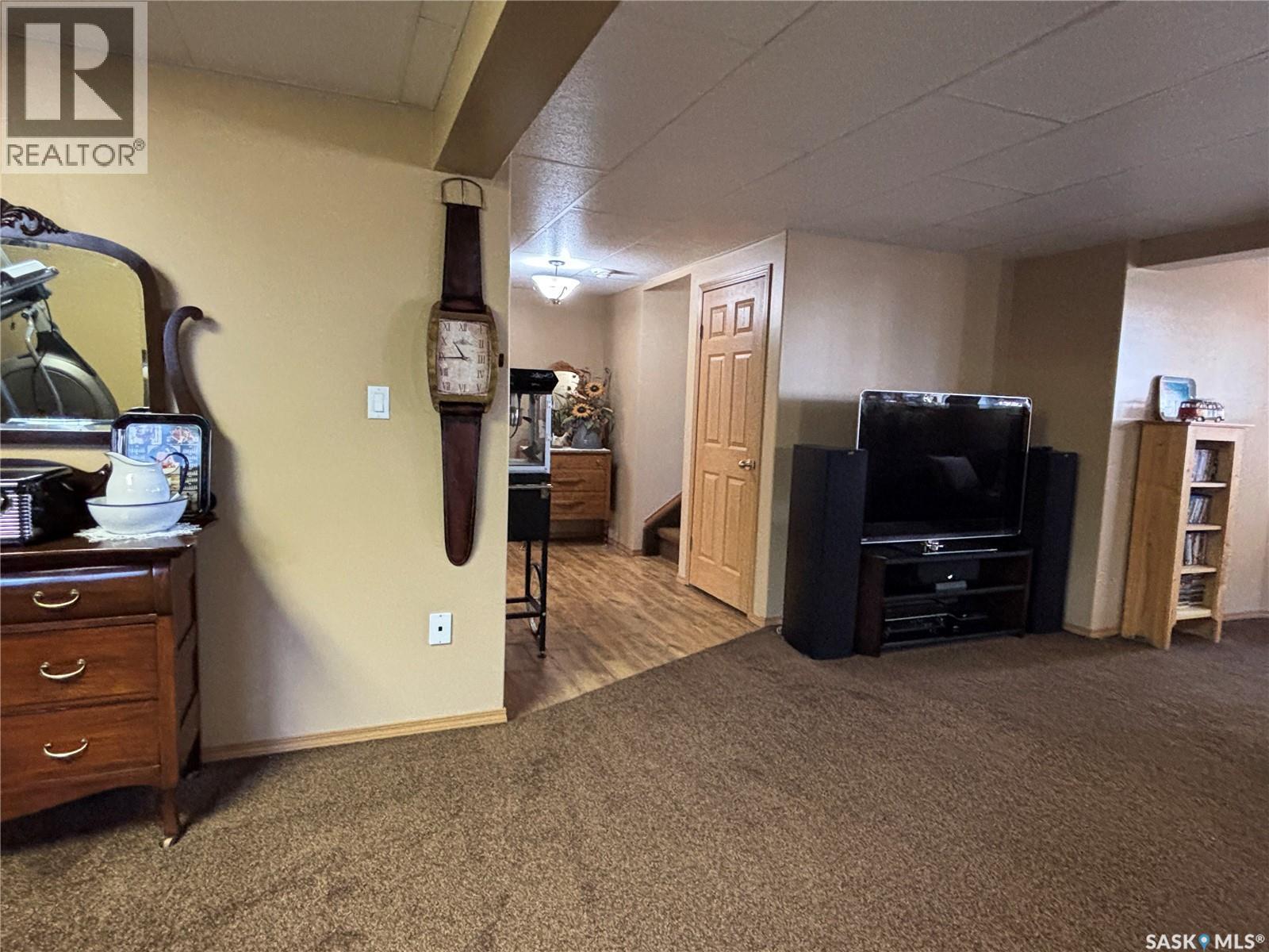 404 Herbert Street, Maple Creek, SK - Indoor Photo Showing Other Room