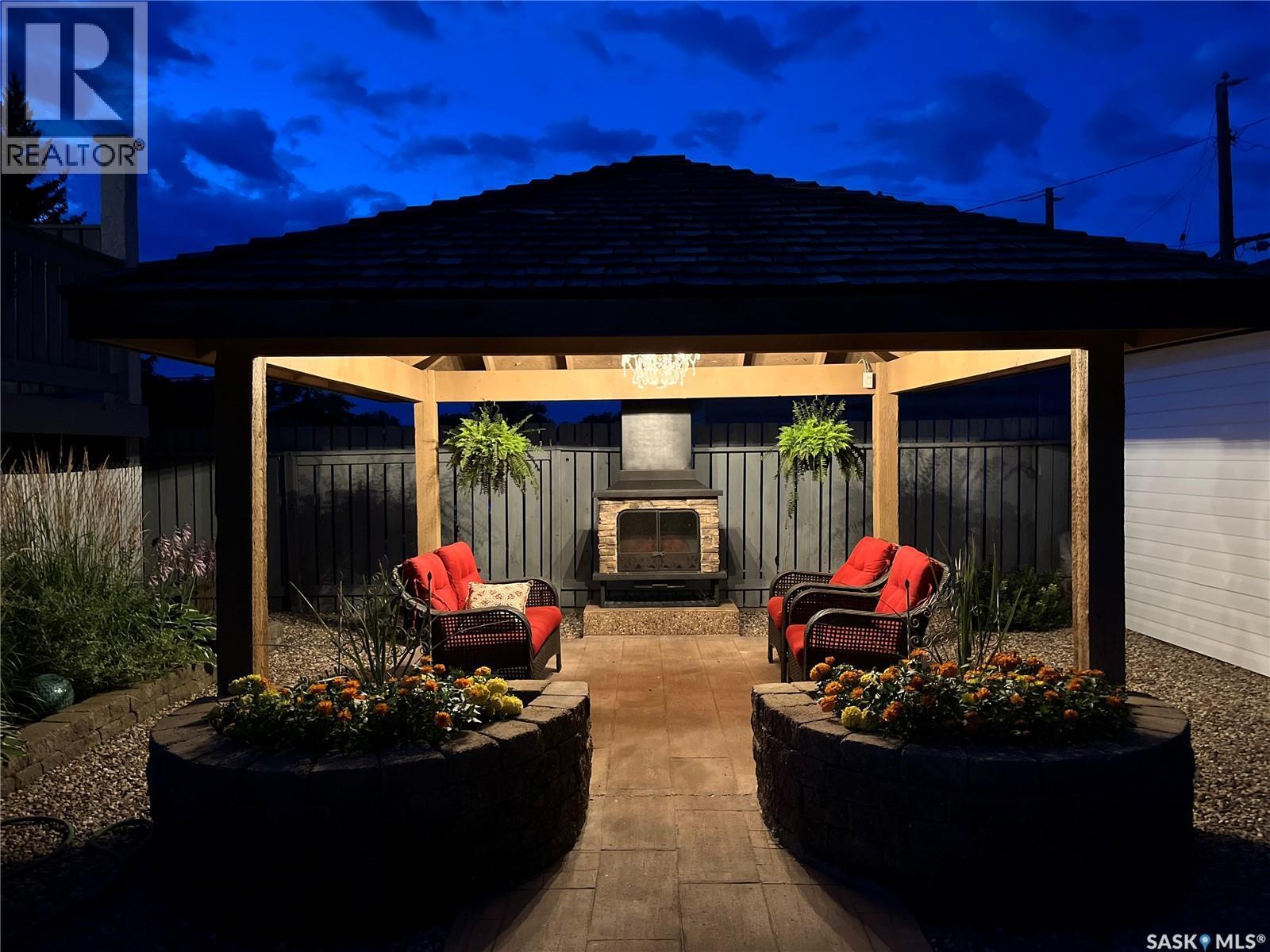 404 Herbert Street, Maple Creek, SK - Outdoor With Deck Patio Veranda