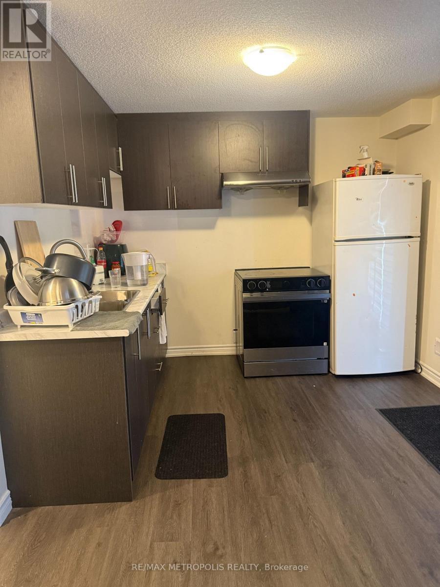 1207 Wilmington Avenue, Oshawa, ON - Indoor Photo Showing Kitchen