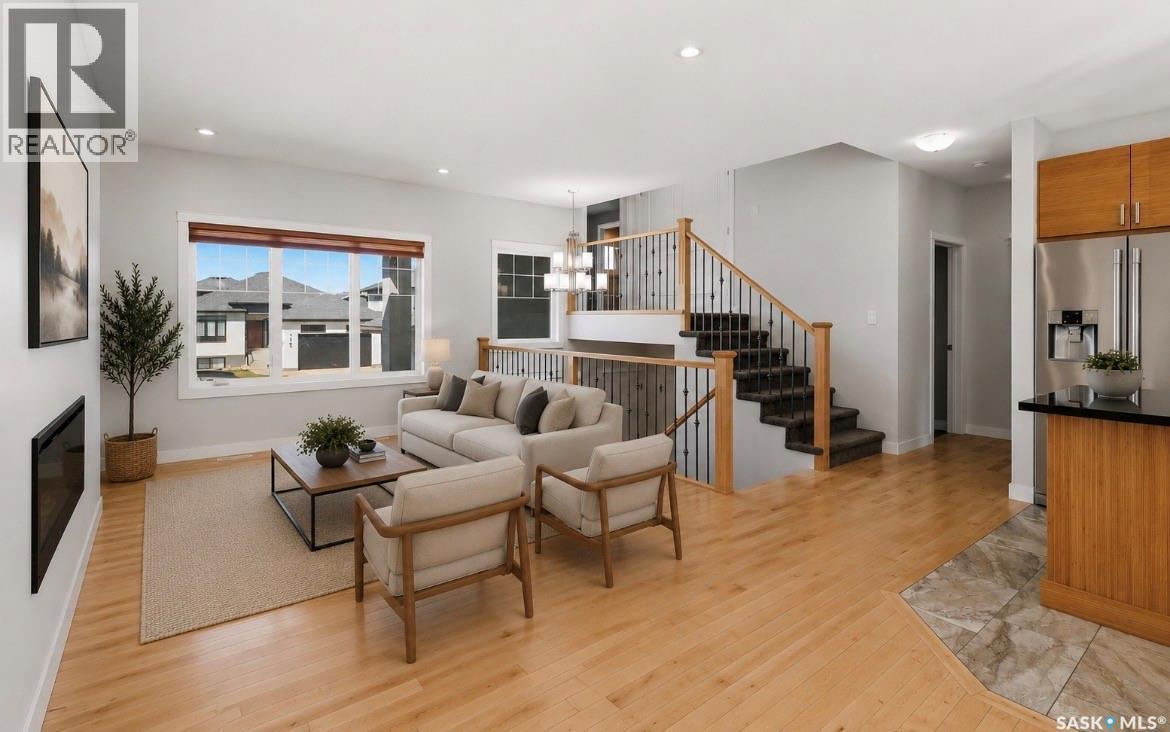 175 Gillies Lane, Saskatoon, SK - Indoor Photo Showing Living Room