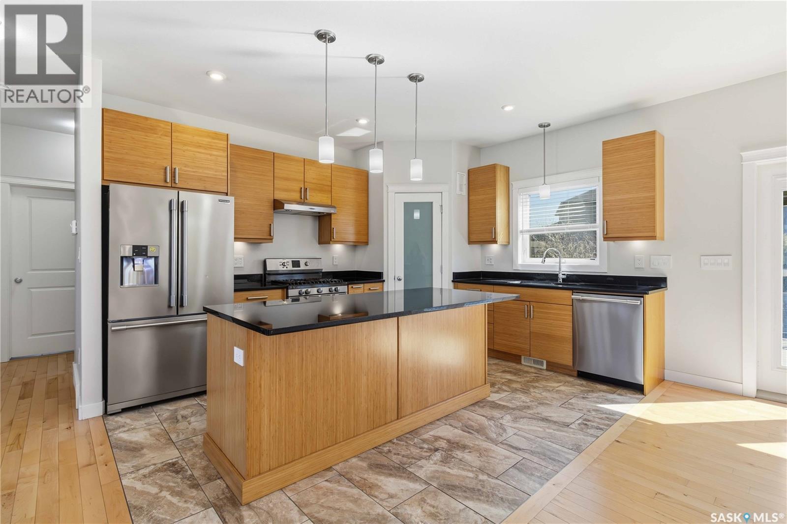175 Gillies Lane, Saskatoon, SK - Indoor Photo Showing Kitchen With Stainless Steel Kitchen