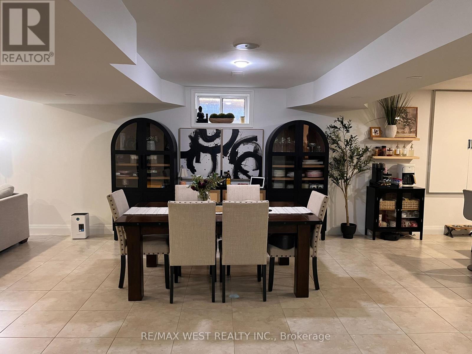 4 Inder Heights Drive, Brampton, ON - Indoor Photo Showing Dining Room