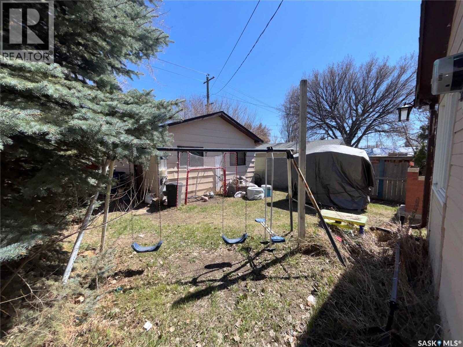906 Weldon Avenue, Saskatoon, SK - Outdoor