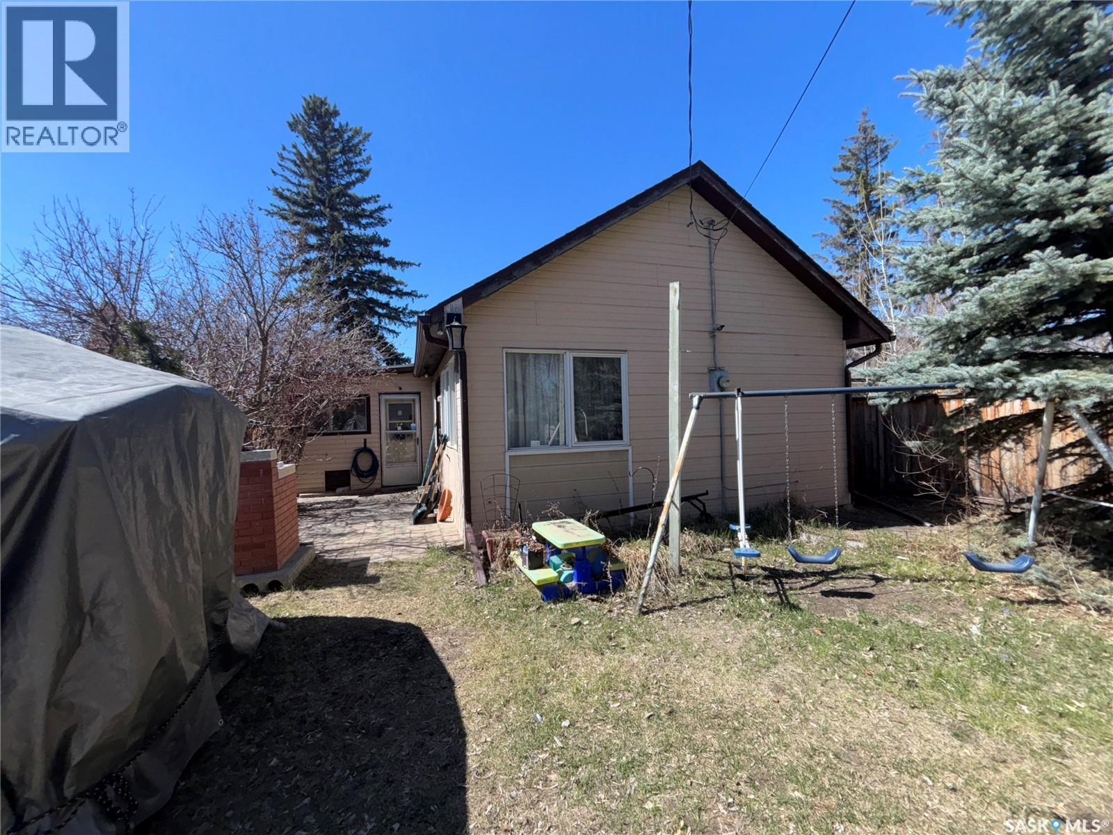906 Weldon Avenue, Saskatoon, SK - Outdoor
