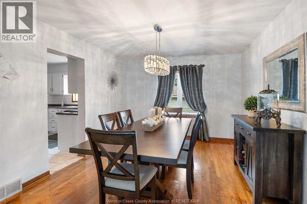 12314 Funaro Crescent, Tecumseh, ON - Indoor Photo Showing Dining Room
