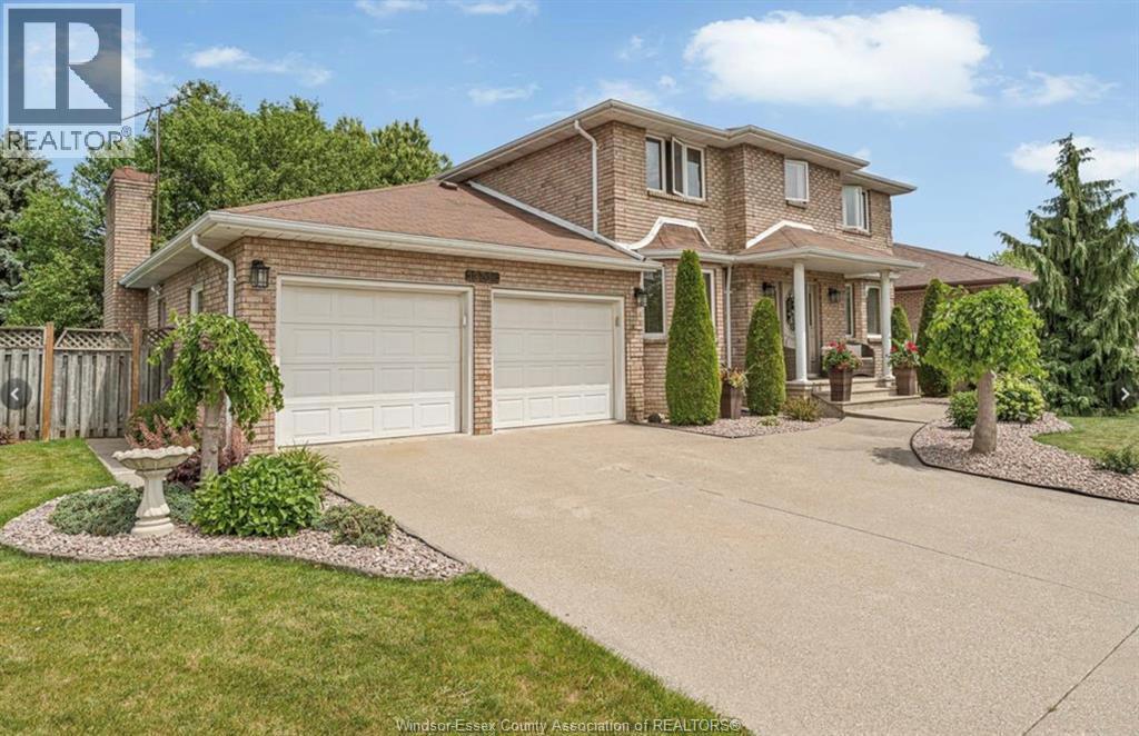 12314 Funaro Crescent, Tecumseh, ON - Outdoor With Facade