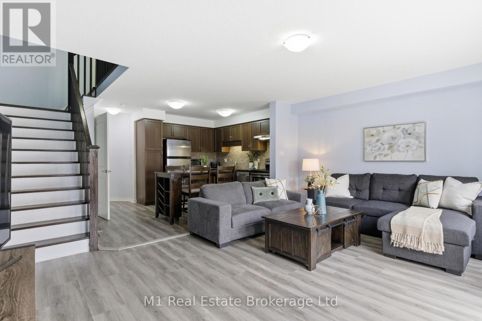 75 Arlington Crescent, Guelph (Pineridge/Westminster Woods), ON - Indoor Photo Showing Living Room