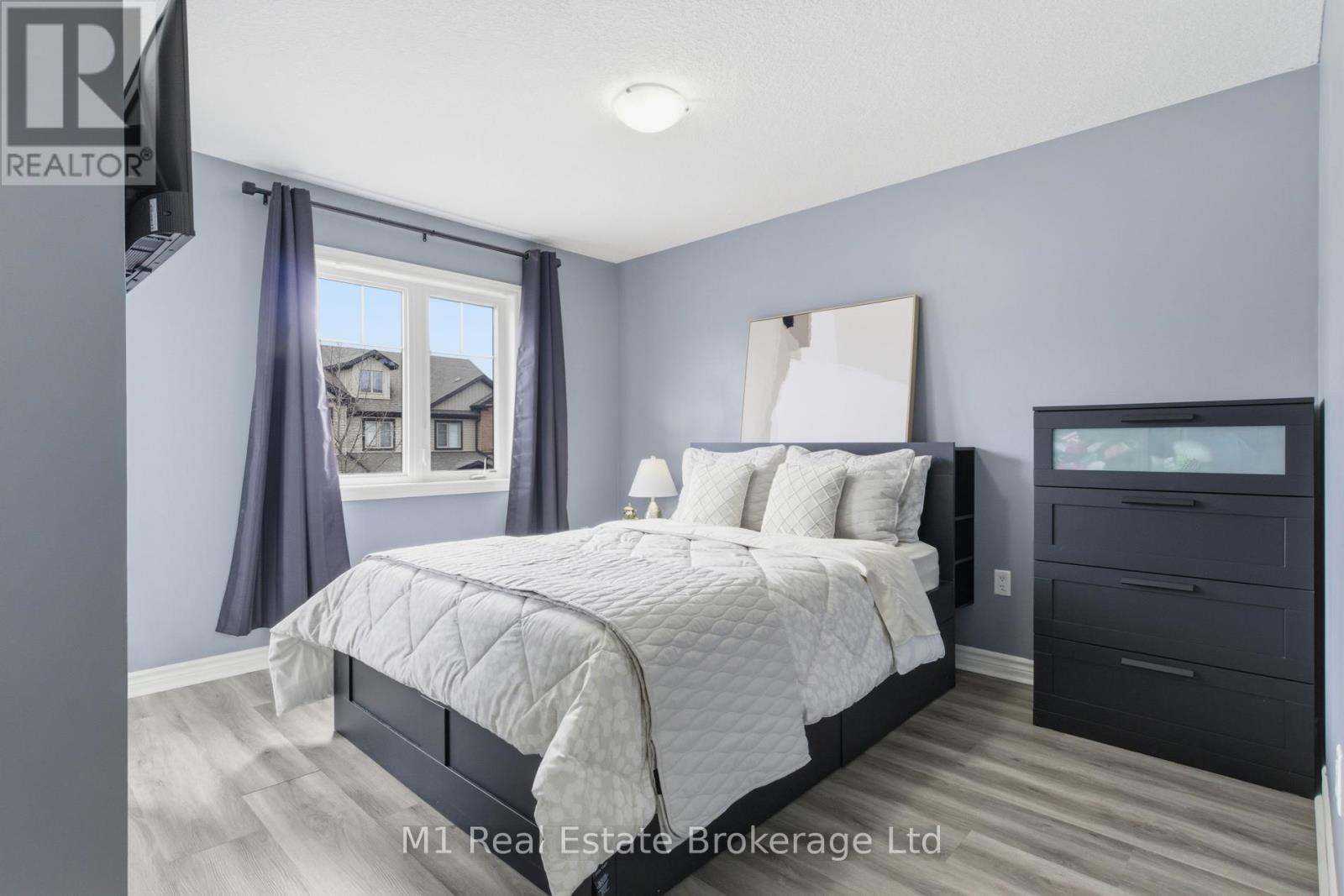 75 Arlington Crescent, Guelph (Pineridge/Westminster Woods), ON - Indoor Photo Showing Bedroom