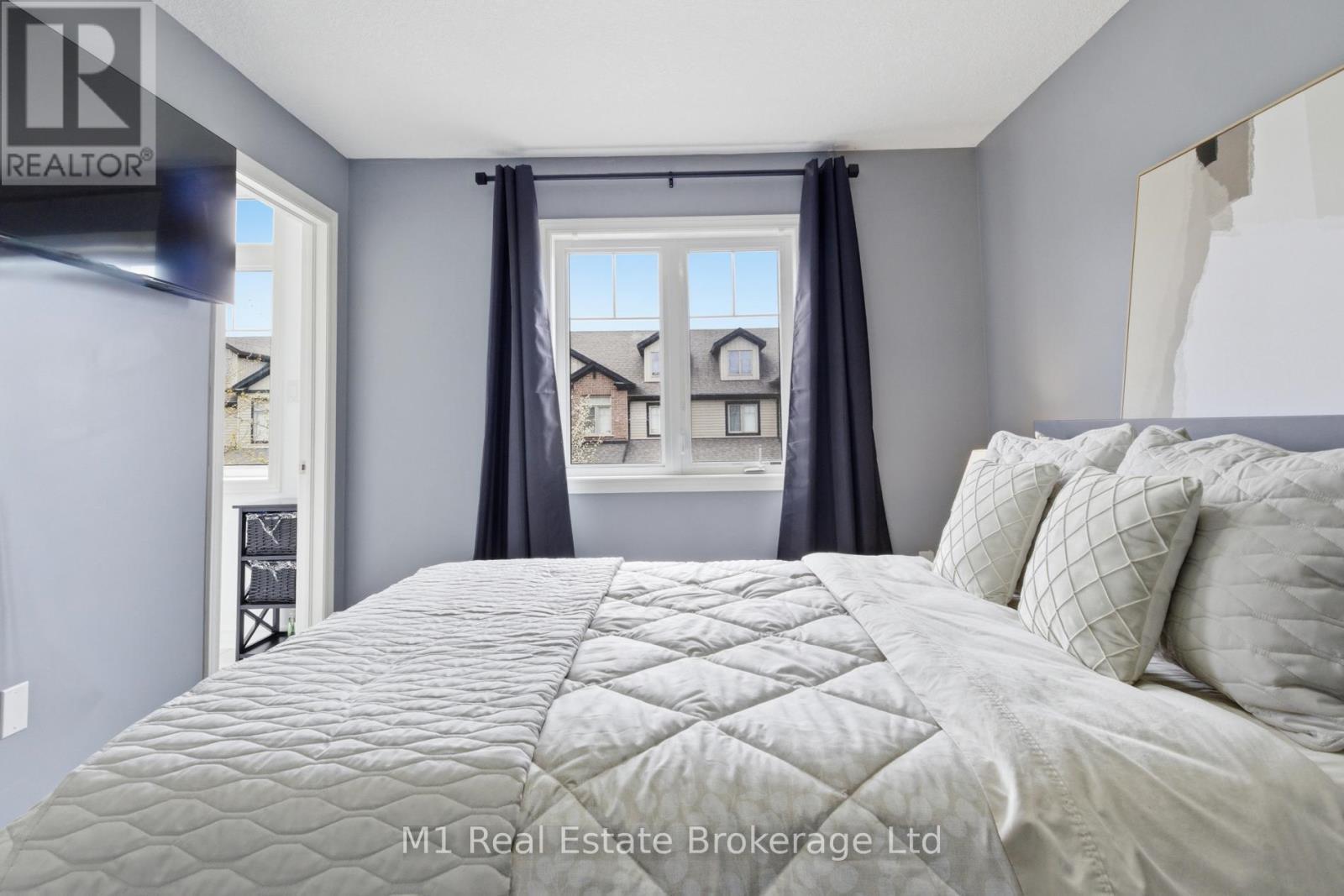 75 Arlington Crescent, Guelph (Pineridge/Westminster Woods), ON - Indoor Photo Showing Bedroom