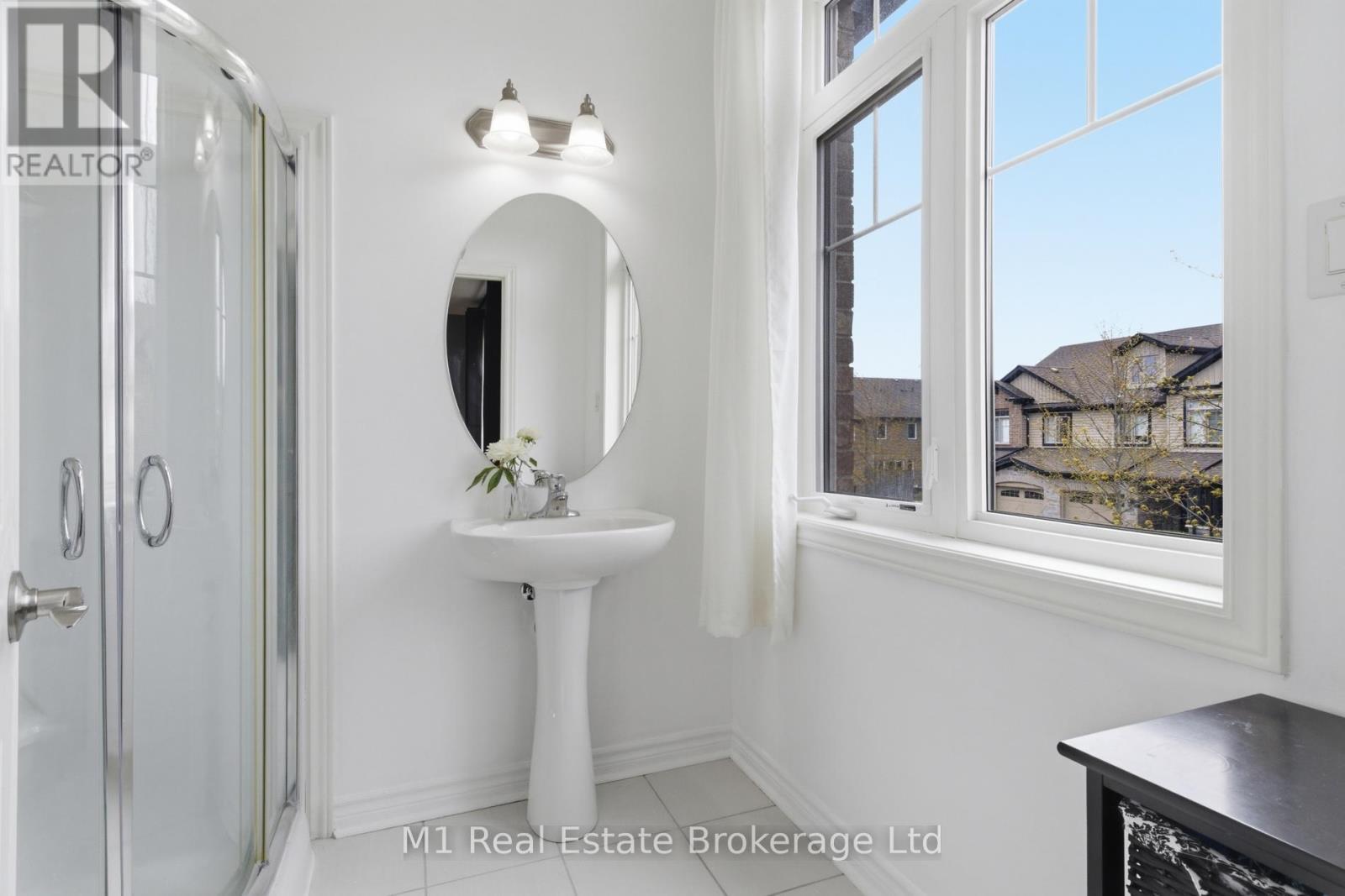 75 Arlington Crescent, Guelph (Pineridge/Westminster Woods), ON - Indoor Photo Showing Bathroom