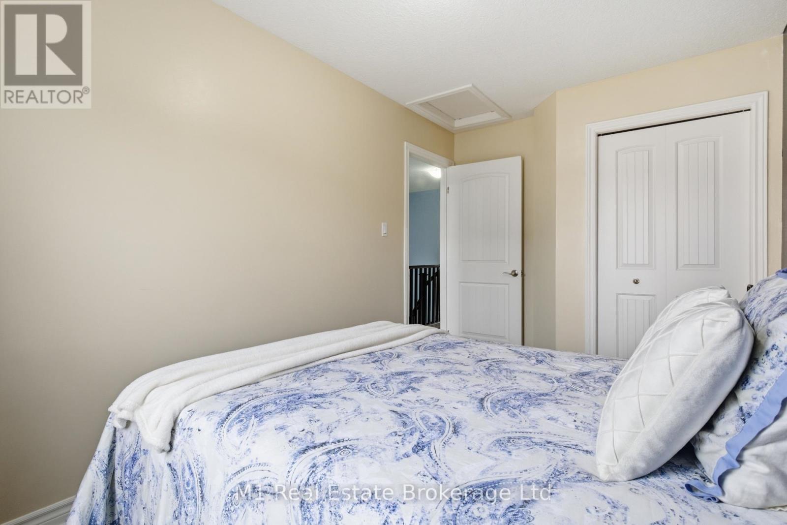 75 Arlington Crescent, Guelph (Pineridge/Westminster Woods), ON - Indoor Photo Showing Bedroom