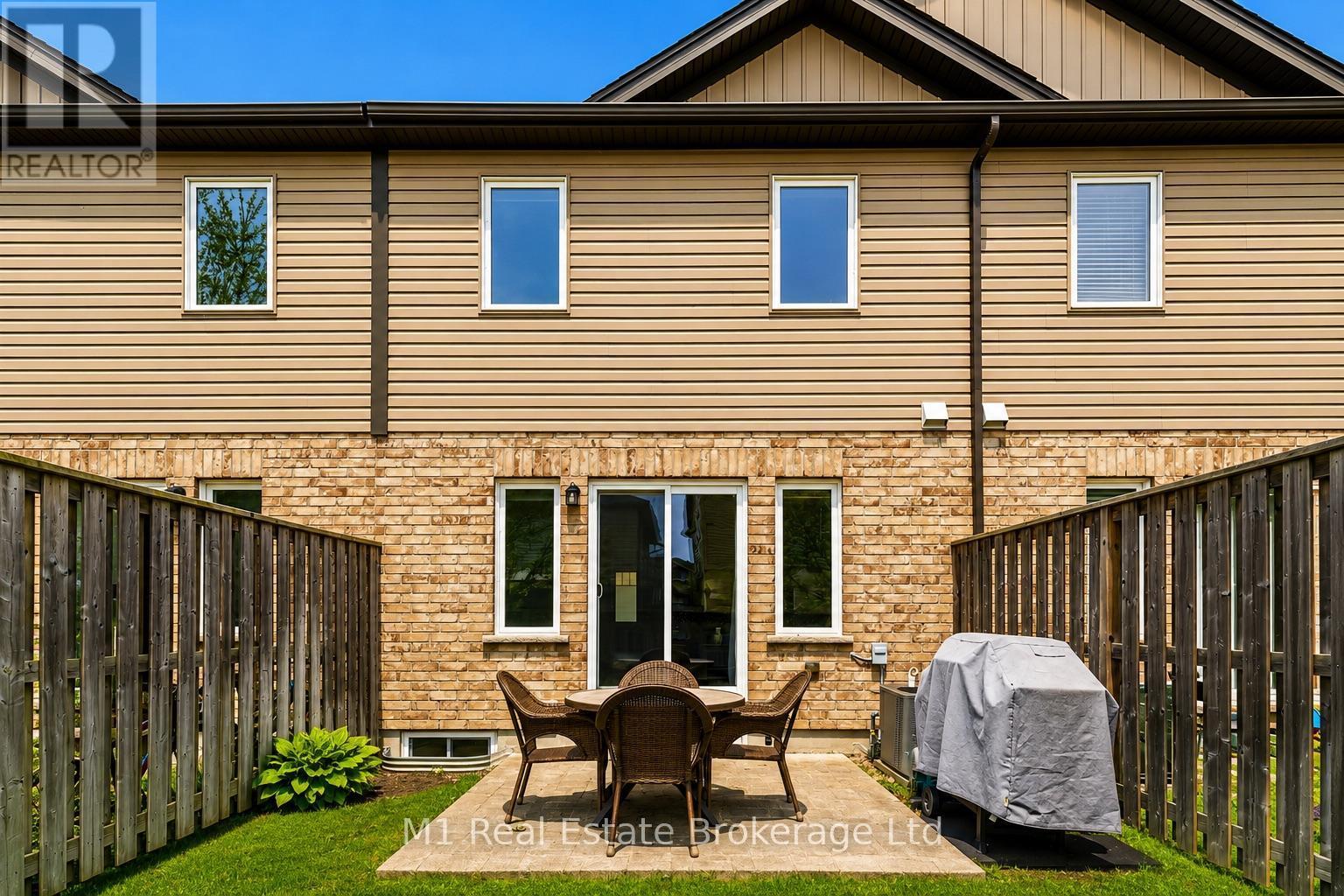 75 Arlington Crescent, Guelph (Pineridge/Westminster Woods), ON - Outdoor With Deck Patio Veranda With Exterior
