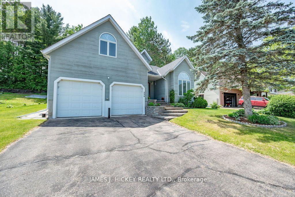 224 Thomas Street, Deep River, ON - Outdoor