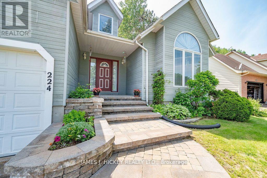 224 Thomas Street, Deep River, ON - Outdoor With Facade