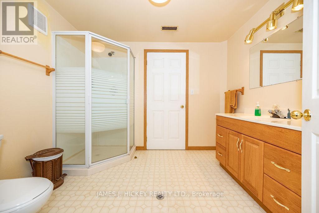 224 Thomas Street, Deep River, ON - Indoor Photo Showing Bathroom